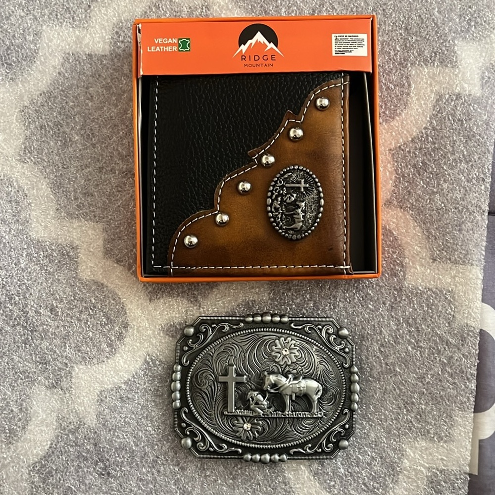 New Ridge Mountain Vegan Leather Black and Brown Bi-fold Wallet And Belt Buckle